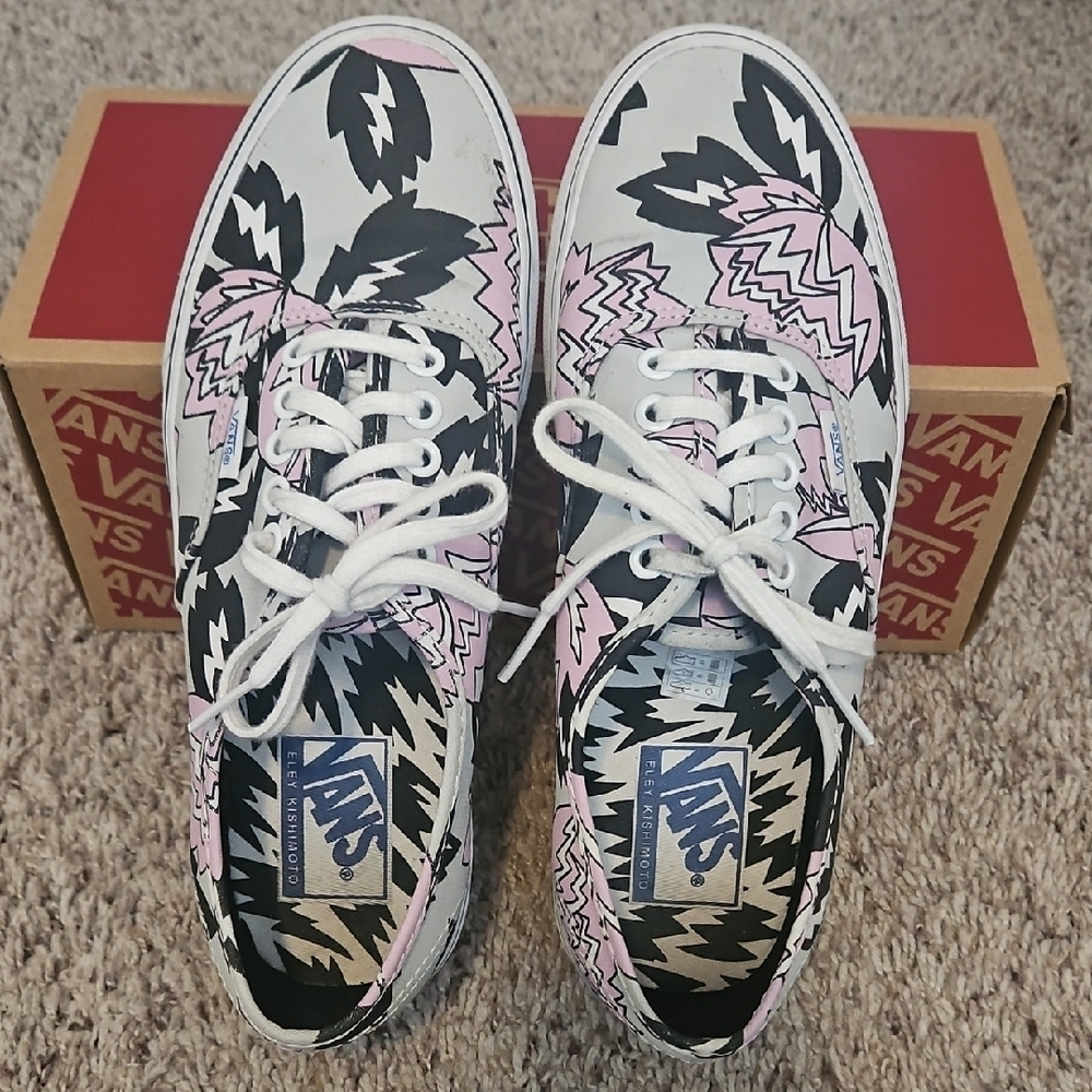 Vans Women's Pink and Black Sneakers